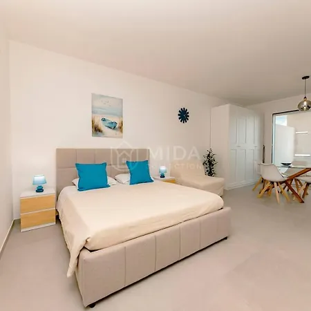 Sea Corner Apartment