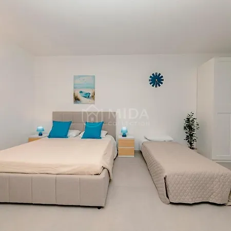 Sea Corner