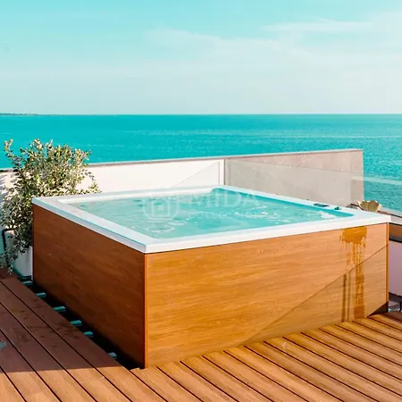 Apartment Sea Corner